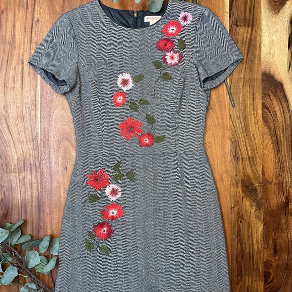 Brooks Brothers embroidered dress - Picture 3 of 13